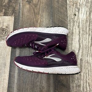 Brooks Glicerin 16,Women's Purple Running Shoes Size 8